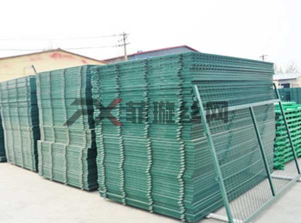 上海金屬網片防護柵欄